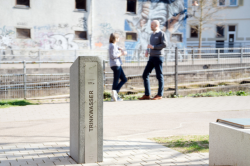 Ein Trinkwasserbrunnen auf dem Schäfergelände in Esslingen. Ein Trinkwasserbrunnen auf dem Schäfergelände in Esslingen.